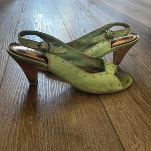 Vintage Style Green Heels